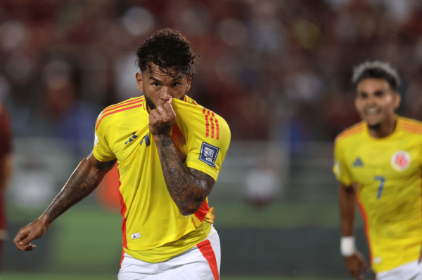 摩根证券 同名者, 近2位南美世预赛上演大四喜的球员都叫苏亚雷斯